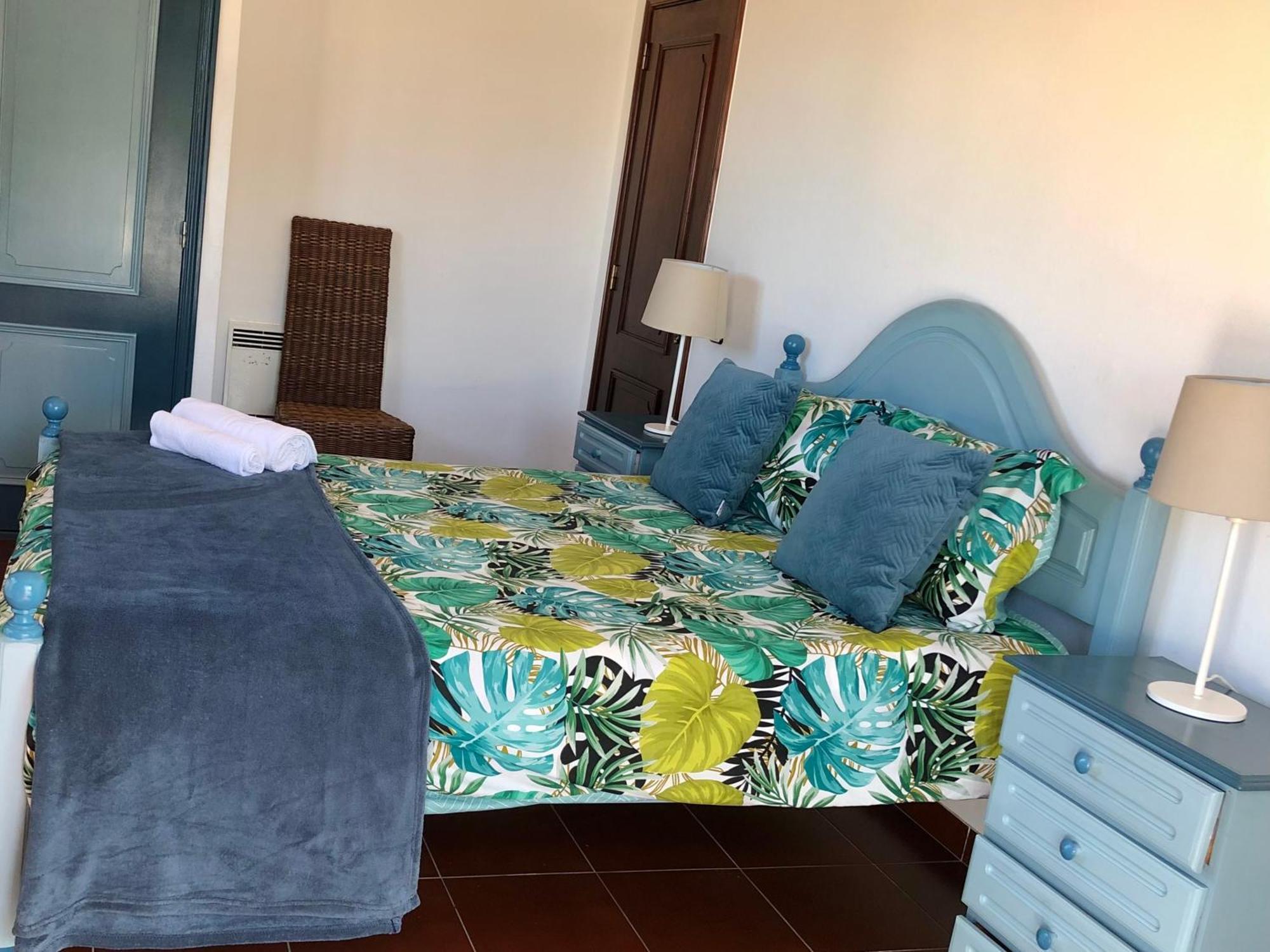 Villa Alojamento Santa Helena à A dos Cunhados Extérieur photo